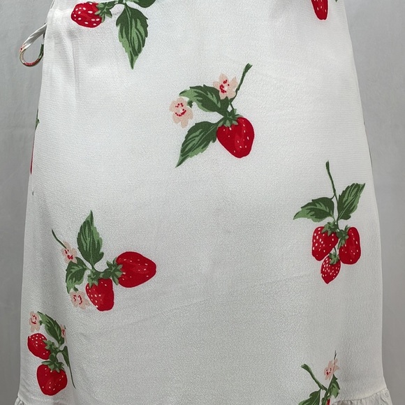 Rails Dress Size XS Wrap Front Strawberry Print - Picture 6 of 14